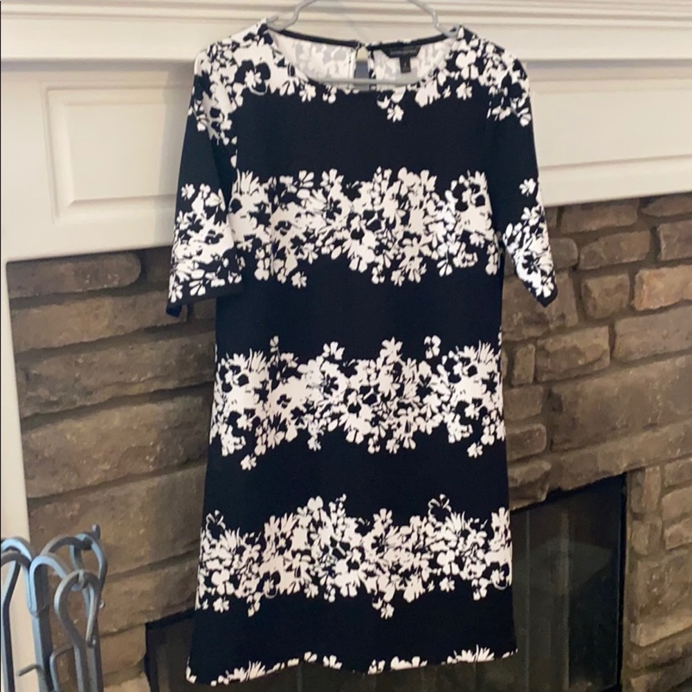 Women’s blk/wht Shift Dress